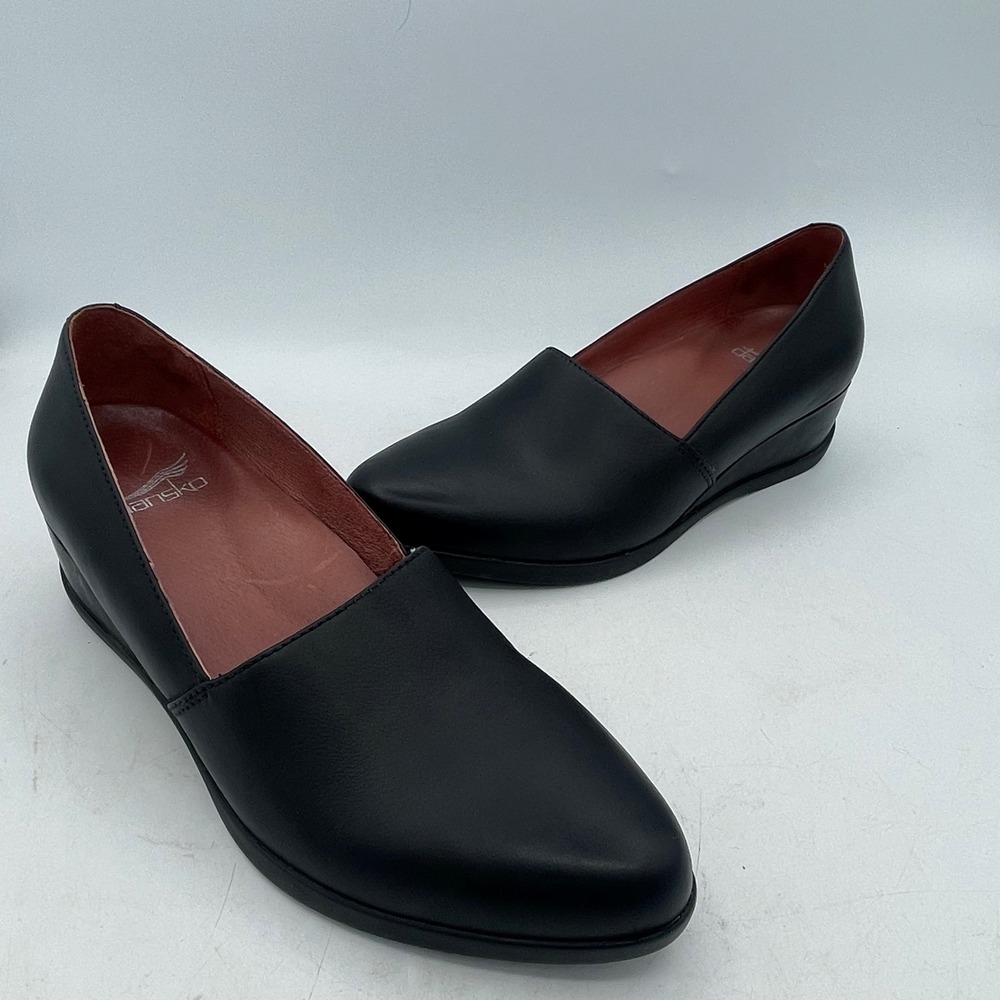 Dansko Black Leather Wedge Loafers Pointed Toe Slip On Shoes Womens 38